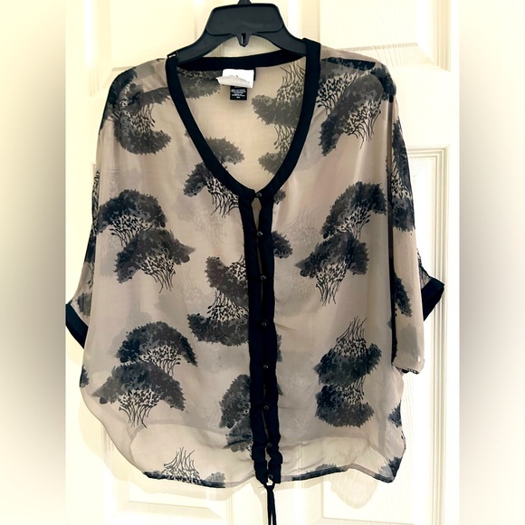 APOSTROTOPHE TOP 
3 for $20 - Picture 1 of 3